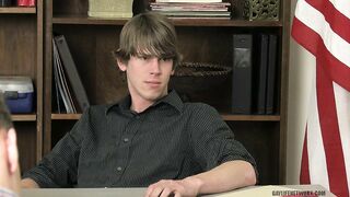 Hot Twinks Give First BJs